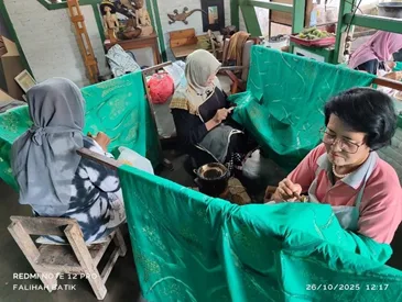 Busana Keluarga & Couple