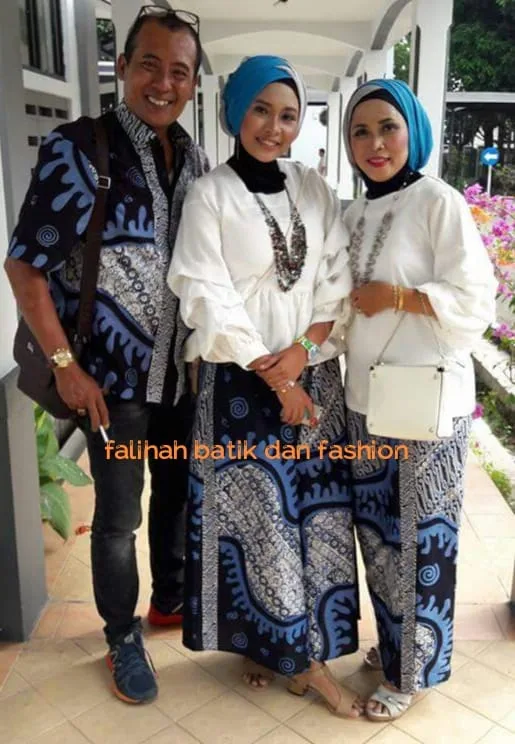 Set seragam batik keluarga