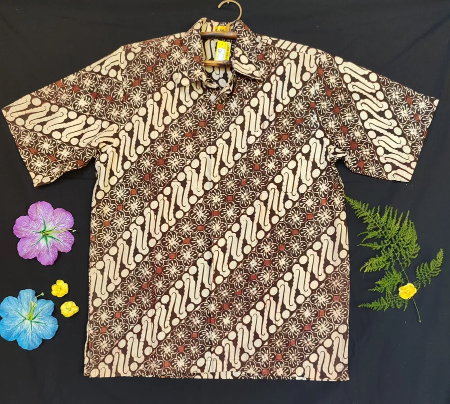 Kemeja batik sogan untuk pria